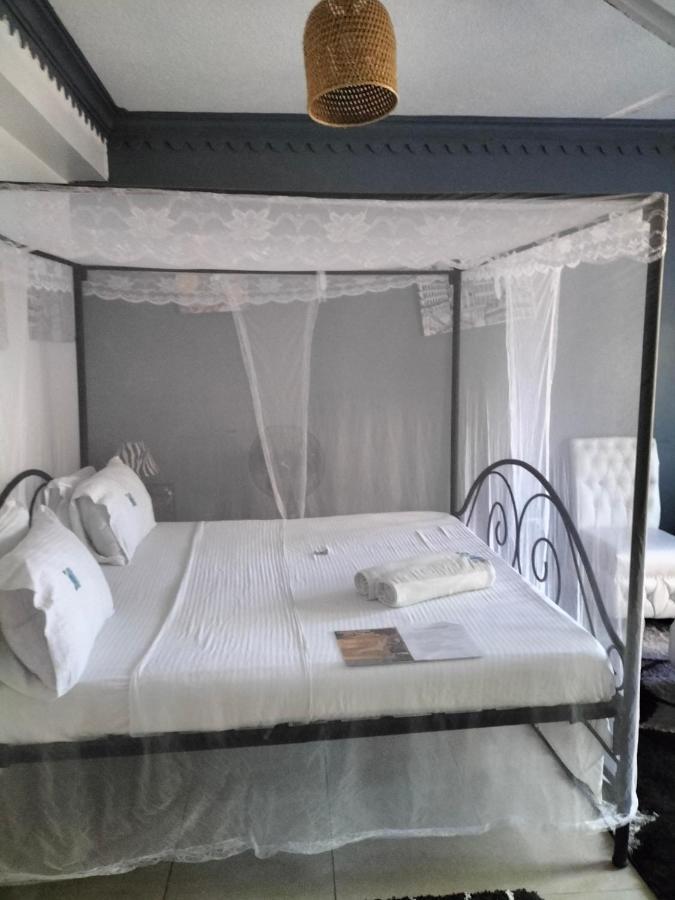 מומבסה Luxurious Studio Apartments מראה חיצוני תמונה