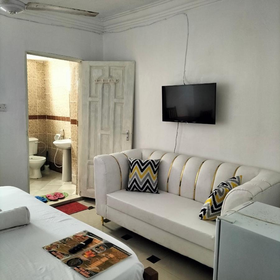 מומבסה Luxurious Studio Apartments מראה חיצוני תמונה